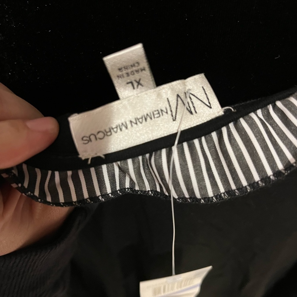 Neiman Marcus Top - Picture 5 of 5